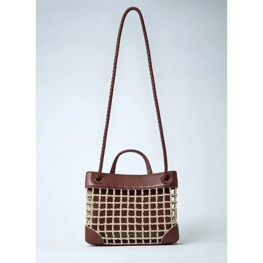 Bottega Veneta Women Small Andiamo Handbag - Picture 2 of 7